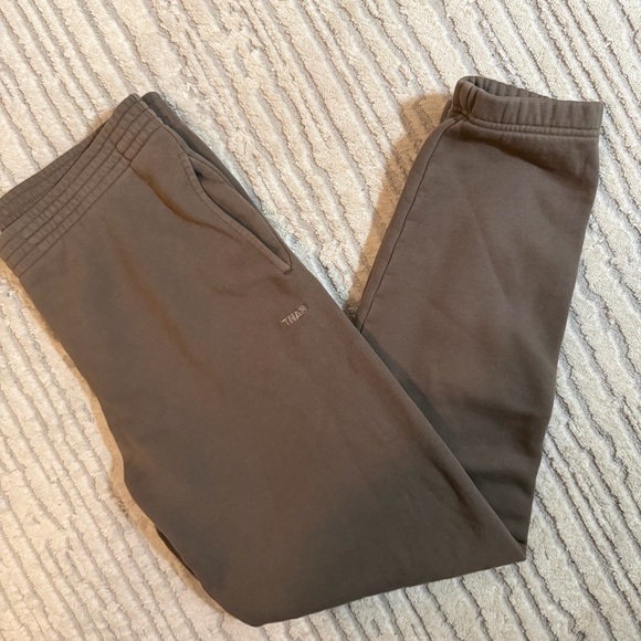 Aritzia TNA Women’s Joggers - Picture 4 of 7